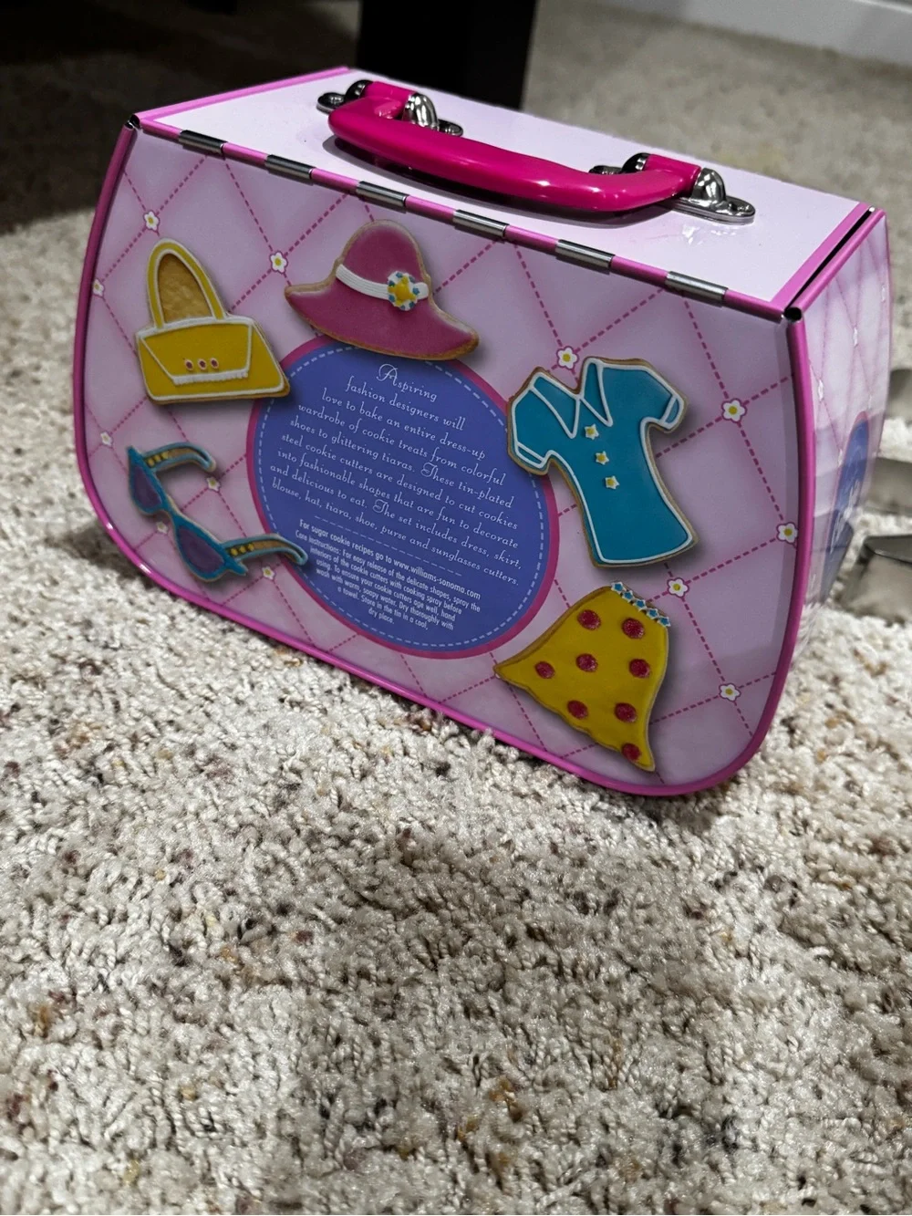 New Williams Sonoma dress up clothes cookie cutter set in pink tin purse